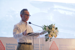 OJK Sebut Gap Literasi dan Inklusi Keuangan Turun jadi 35,42 Persen