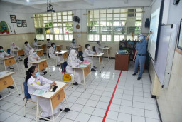 Tahun Ajaran Baru, Wali Murid Tak Diwajibkan Beli Seragam Baru