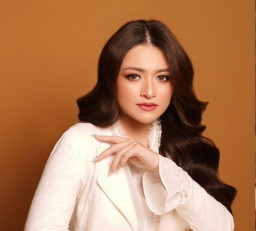 Nathalie Holscher Mberik ke Sule!