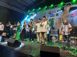 Paslon BHS-Taufiqulbar Janji Majukan Seni di Sidoarjo