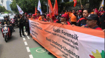 Demo Buruh: Copot Dirjen Pajak!