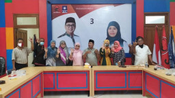 Pedagang Pasar Sidoarjo Dukung ke Kelana - Dwi Astutik