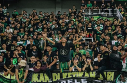 Bonek Janji Tebus Denda Rp 25 Juta Persebaya