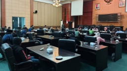 Jadi Korban PHK, Buruh Wadul ke DPRD Jombang