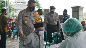 Kamtibmas dan Polres Blitar Kota Gelar Bakti Sosial dan Bakti Kesehatan