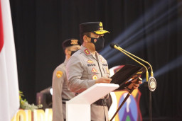 Kapolda Jatim Pimpin Upacara Serah Terima Empat PJU dan Lima Kapolres Jajaran Polda Jatim