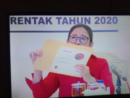 Momen Mendebarkan PDIP Umumkan Eri Cahyadi Pengganti Risma
