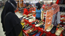 Mall Dibuka, Tenant Tawarkan Diskon Besar-Besaran