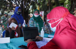 Vaksinasi Pelajar di Situbondo Dikebut