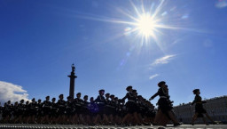 Baca juga : Rusia Ancam Inggris: ''Tentara Inggris Akan menjadi Sasaran Sah Pasukan Rusia''