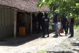 Densus 88 Amankan Terduga Teroris di Ngawi, Warga: Dikenal Jarang Kumpul Dengan Warga