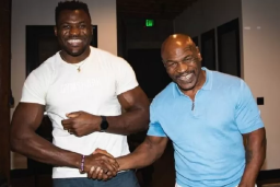 Jelang Bentrok Lawan Tyson Fury, Francis Ngannou Dilatih Mike Tyson