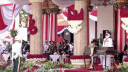 Gubernur Khofifah Jadi Inspektur Upacara HUT ke-76 RI di Grahadi