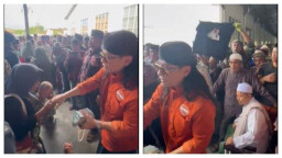 Gus Miftah Bagi-Bagi duit, sedekah atau kampanye???