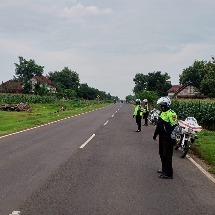 Patroli Sat Lantas Polres Tuban di jalur Ring Road. 