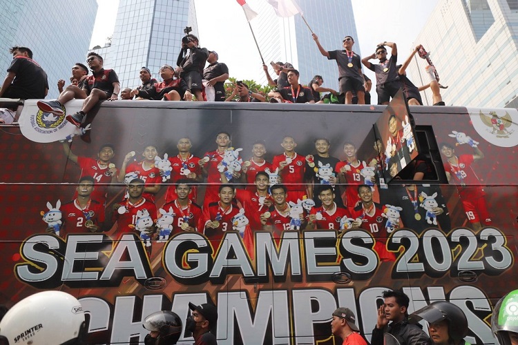 Penampakan arak-arakan konvoi Timnas U-22 dan juara SEA GAMES 2023 terlihat rampai dan membludak. SP? JKT
