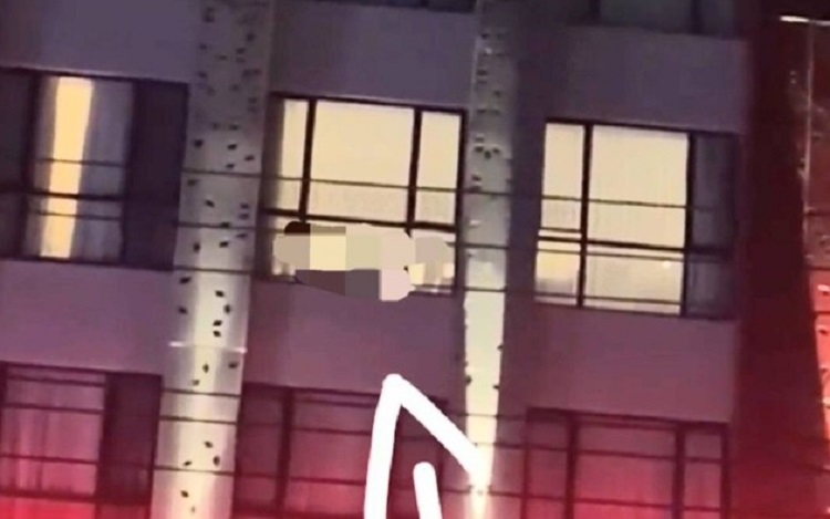 Tangkapan layar video yang memperlihatkan sejoli sedang bercinta di kamar hotel Lubuklinggau. SP/ LBL