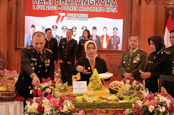 Wali kota Mojokerto Ika Puspitasari saat memberikan sambutan