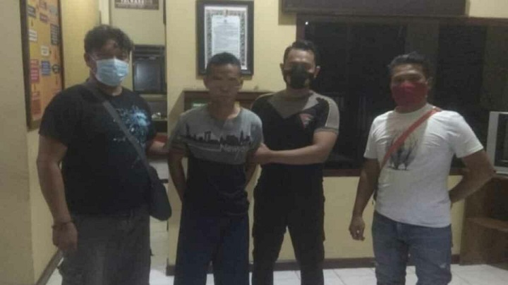 Pelaku pembobolan saat diamankan polisi. SP/Lim
