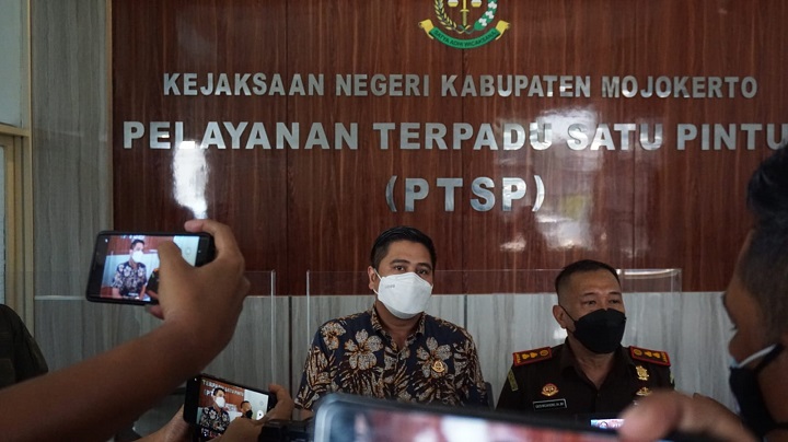 Kepala Kejaksaan Negeri Kabupaten Mojokerto Gaos Wicaksono memberikan keterangan kepada awak media. SP/Dwy AS