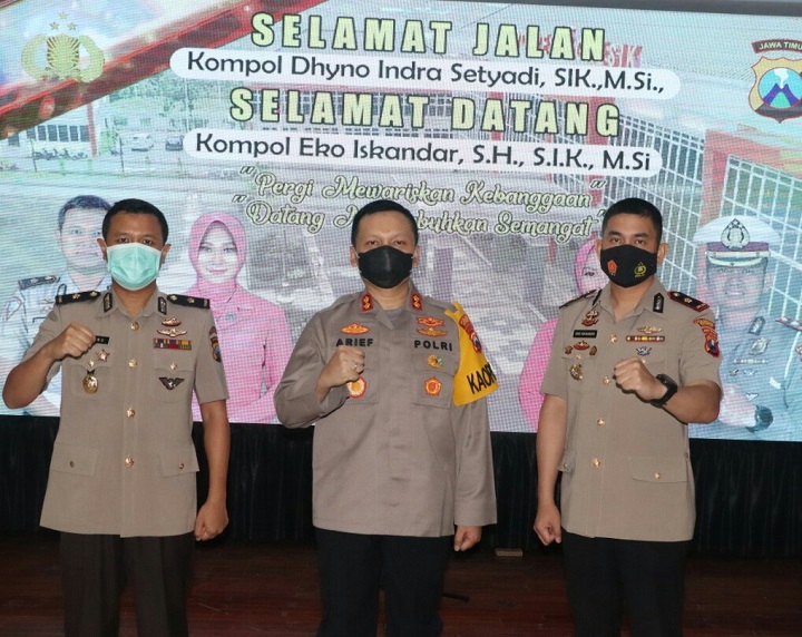 Dari kiri Kompol Dhyno, Kapolres AKBP Arief Fitrianto dan Kompol Eko Iskandar usai upacara sertijab wakapolres. SP/M.AIDID