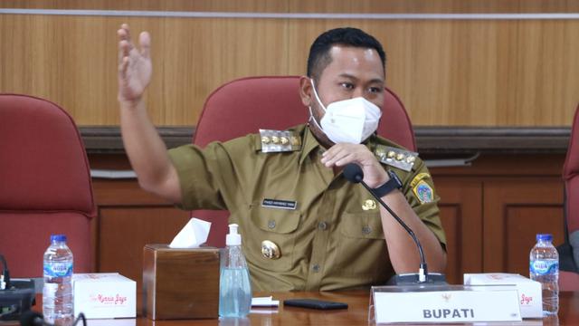 Bupati Gresik, Fandi Akhmad Yani.