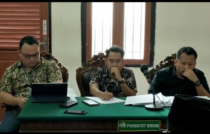 Rapat pembahasan perdamaian lanjutan dalam proses PKPU yang berlangsung di Pengadilan Niaga. SP/Budi Mulyono