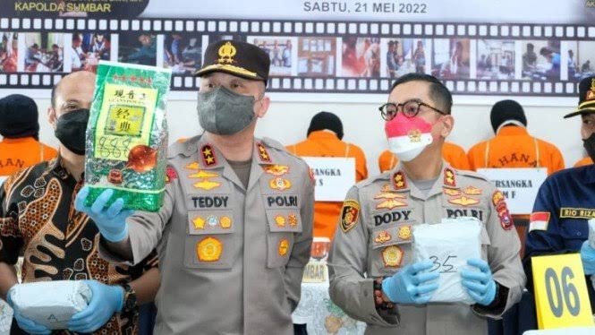 Irjen Teddy saat mengungkap kasus Narkoba seberat 41,1 kg di Bukittinggi, Sumbar, Mei 2022 lalu. 