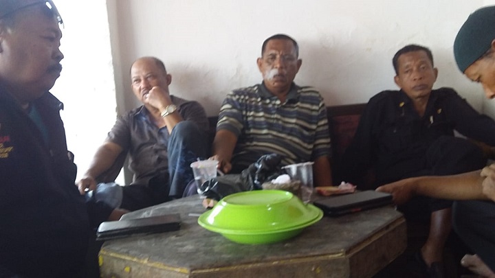 Sejumlah aktivis pada saat akan gelar Materi dengan para SOPD di lingkungan Pemerintahan Kab. Sumenep. SP/Ainur Rahman