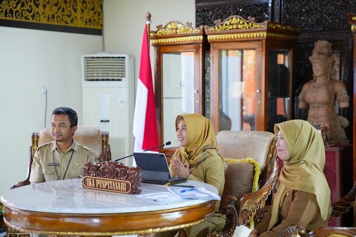 Secara virtual wali kota Mojokerto saat presentasi dan wawancara dua inovasi unggulan Kota Mojokerto dalam Kompetisi Inovasi Pelayanan Publik (KIPP) 2023, Kemenpan RB