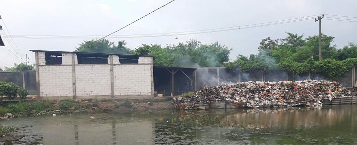 Bangunan Tempat Pembuangan Sampah (TPS) Desa Balongbendo.