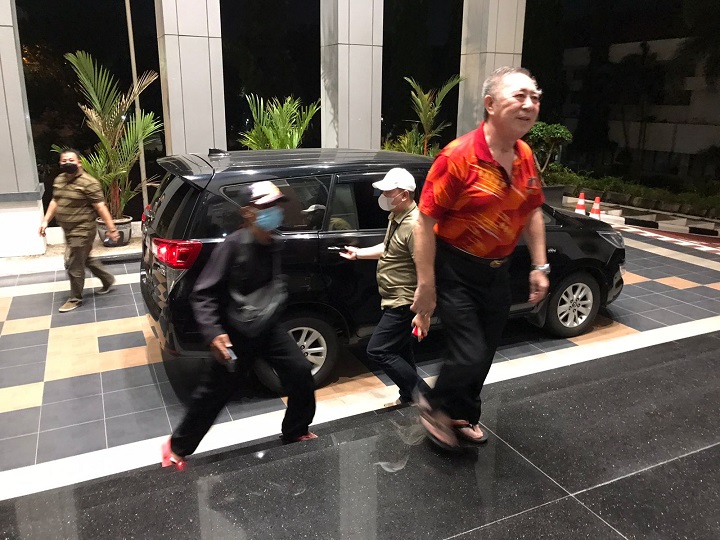 Terpidana Amir Djoewito saat tiba di Kejari Gresik. Sp/Budi