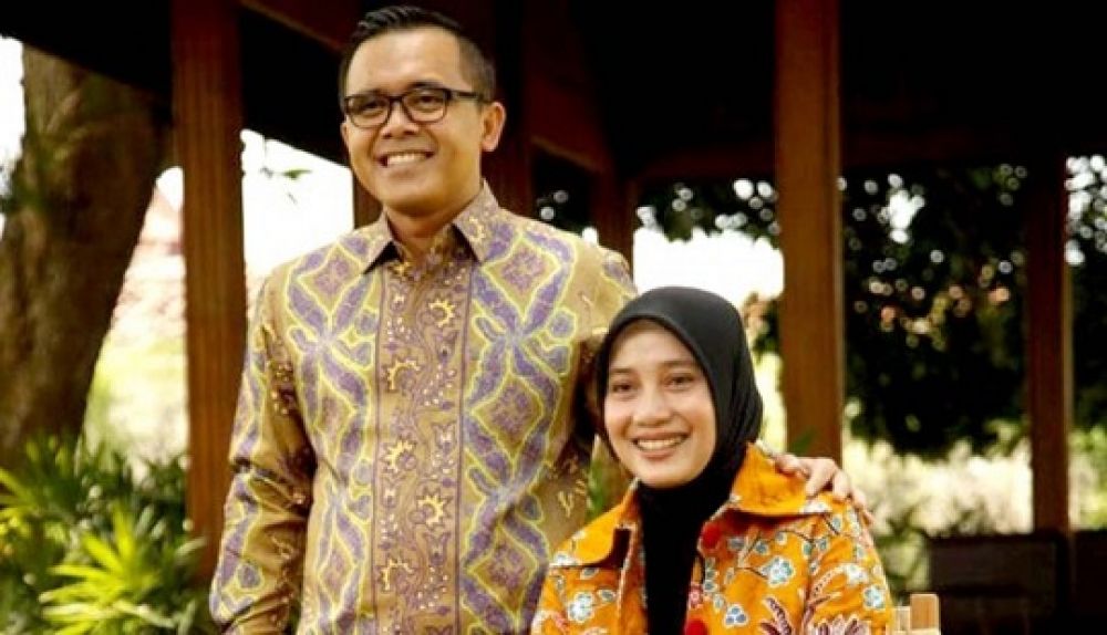 Bupati Banyuwangi, Abdullah Azwar Anas bersama istrinya, Ipuk Fiestiandani.