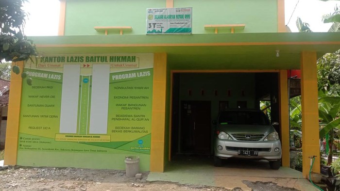 Rumah terduga teroris di Bojonegoro yang digeledah Densus 88. 