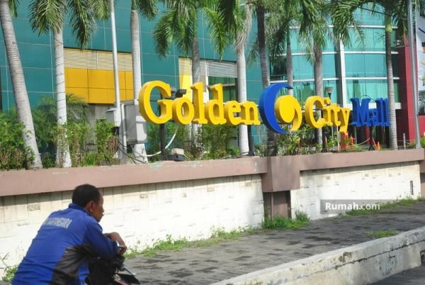 Sengketa tanah warga dengan PT Golden City (Goci) di kawasan Dukuh Pakis, Surabaya, terus berlanjut di Gedung DPRD Kota Surabaya.