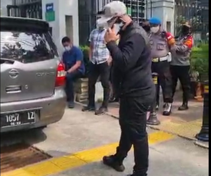 Detik-detik menegangkan saat Delight Chyril dijemput Bareskrim Polri di Pengadilan Negeri Jakarta Pusat, Jumat (16/7/2021) lalu.