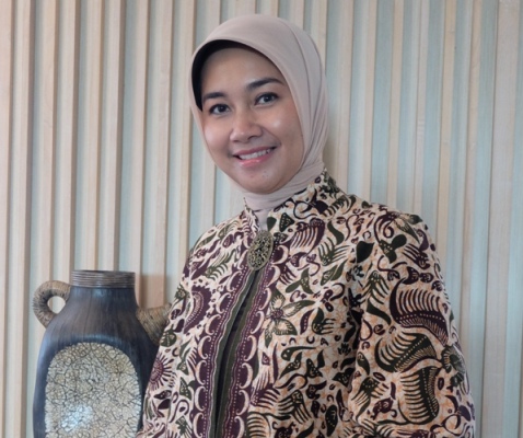  Indriyanti Rafi Sukmawati.