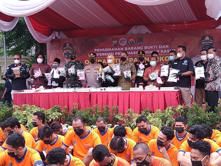 Konferensi pers di Halaman Polrestabes Surabaya yang dipimpin langsung oleh Kapolrestabes Surabaya Kombes Pol Akhmad Yusep Gunawan, Jumat (24/9/2021).