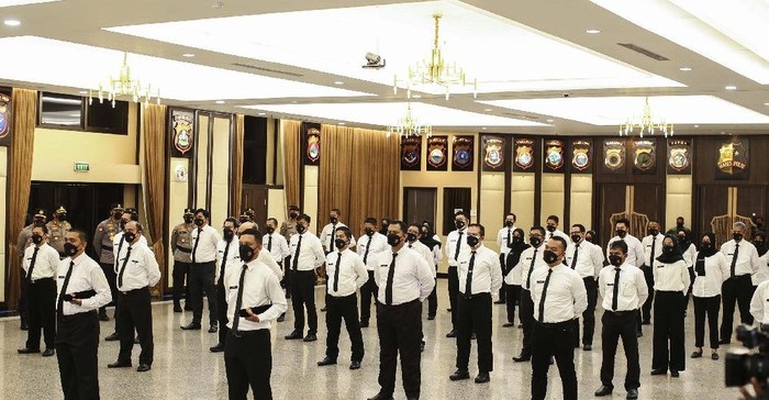 Novel Baswedan bersama 43 eks pegawai KPK, dilantik di Gedung Rupatama, Mabes Polri, Jakarta Selatan, Kamis (9/12/2021).