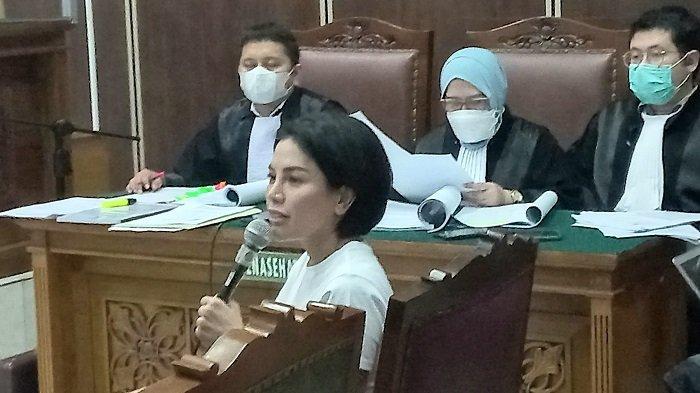Nikita Mirzani saat menjadi saksi di persidangan Isa Zega, Rabu (13/7/2022).