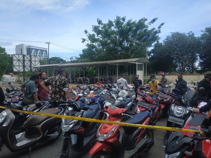 Ditreskrimum Polda Jatim mengamankan 51 unit kendaraan bermotor roda dua hasil curian. SP/Restuti Cahaya