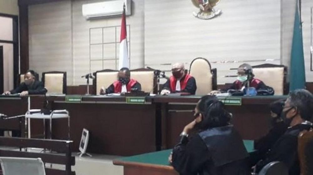 Sidang yang digelar secara online di Pengadilan Tipikor Surabaya di Raya Juanda, Kamis (25/6/2020).