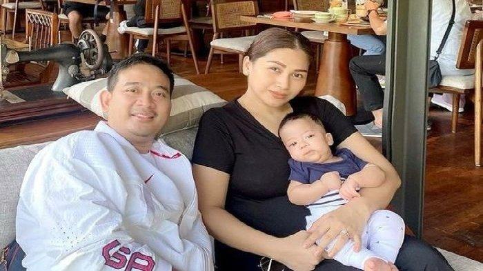 Raden Brotoseno yang kini jadi suami penyanyi Tata Janeeta.