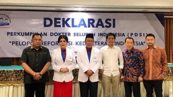 Perkumpulan Dokter Seluruh Indonesia (PDSI), kemarin, secara resmi dideklarasikan. Deklarasi dipimpin Ketua Umum PDSI, Brigjen TNI (Purn) dr Jajang Edi Priyanto SpB MARS di Hotel Borobudur, Jakarta Pusat.