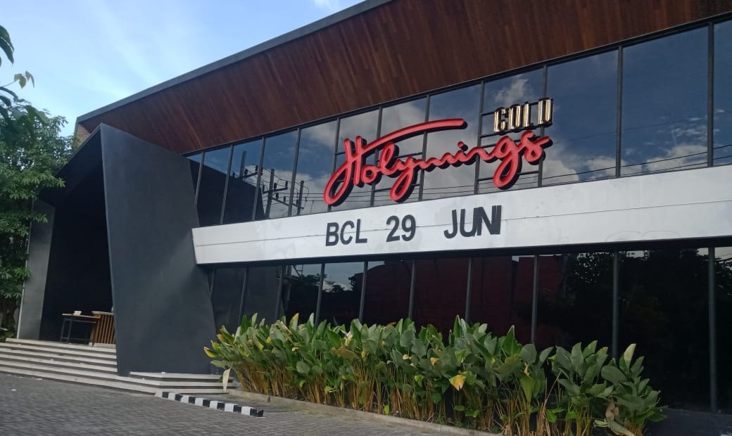 Terlihat tak ada aktivitas di Holywings Surabaya, Minggu (26/6/2022).