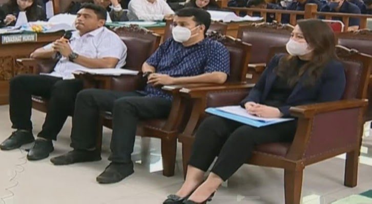 AKBP Ridwan Soplanit (kiri) saat memberikan kesaksiannya