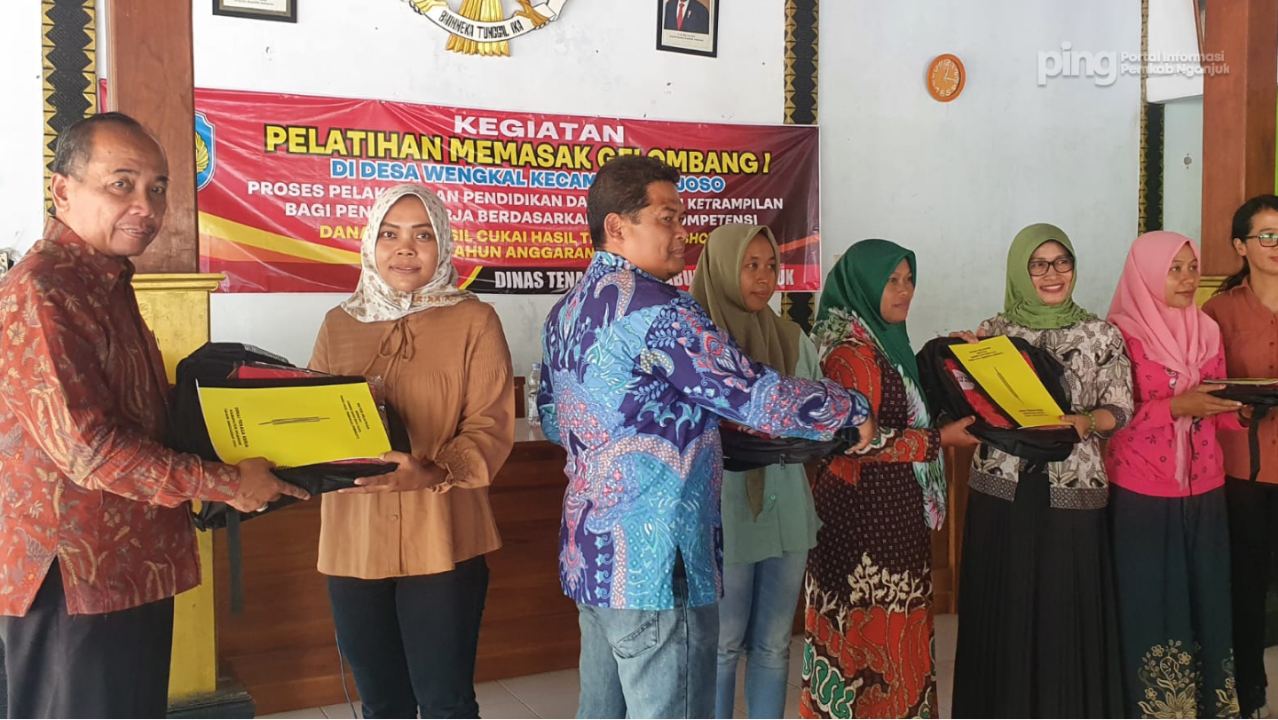 Pelatihan keterampilan memasak di Kabupaten Nganjuk. Foto: Pemkab Nganjuk.