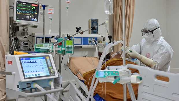 Insentif untuk tenaga kesehatan  di Surabaya, khususnya dokter bulan ini mulai turun secara bertahap dan belum turun 100%.SP/IST