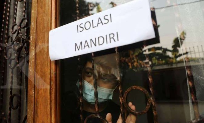Warga menjalani isolasi mandiri karena positif Covid-19. SP/KON/CHEPPY A. MUCHLIS
