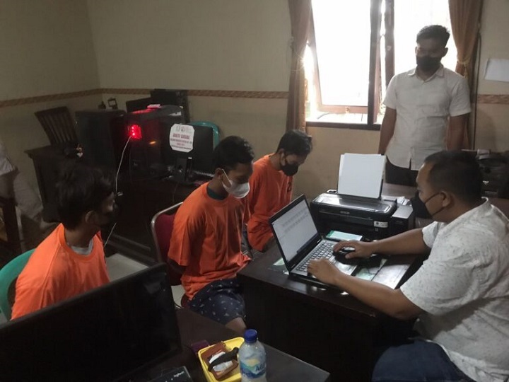 Komplotan pembobol sekolah saat diringkus aparat Polres Mojokerto beberapa waktu lalu